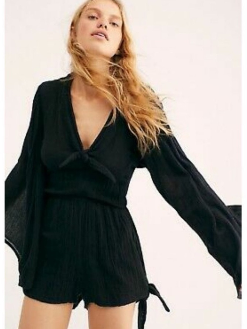 Jen's Pirate Booty
Chrysanthemum Long Sleeve Romper Shorts
Black